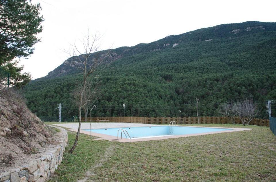 Aula Natura La Salle - Cal Cerdanyola Baga Bagian luar foto