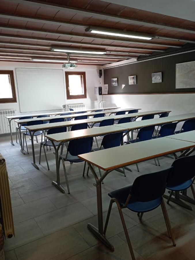 Aula Natura La Salle - Cal Cerdanyola Baga Bagian luar foto